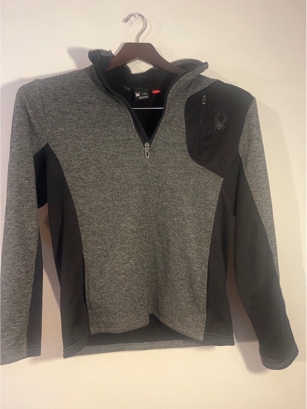 Spyder Men's large Gray and Black Half-Zip Pullover Sweatshirt Large